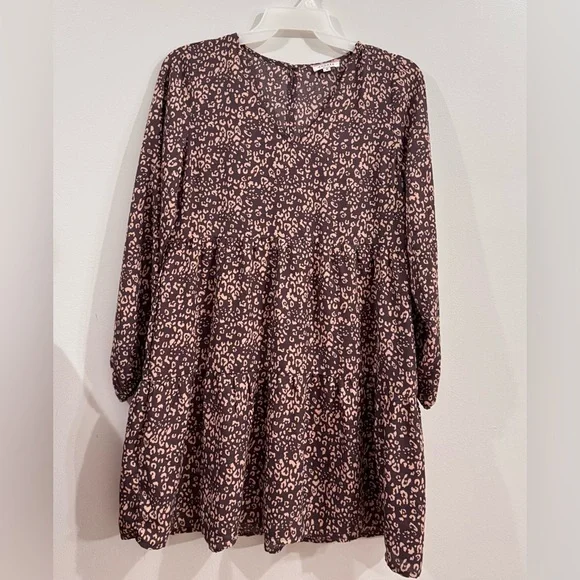 Andree By Unit Leopard Print Tiered Shift Dress Size Medium - Picture 6 of 7
